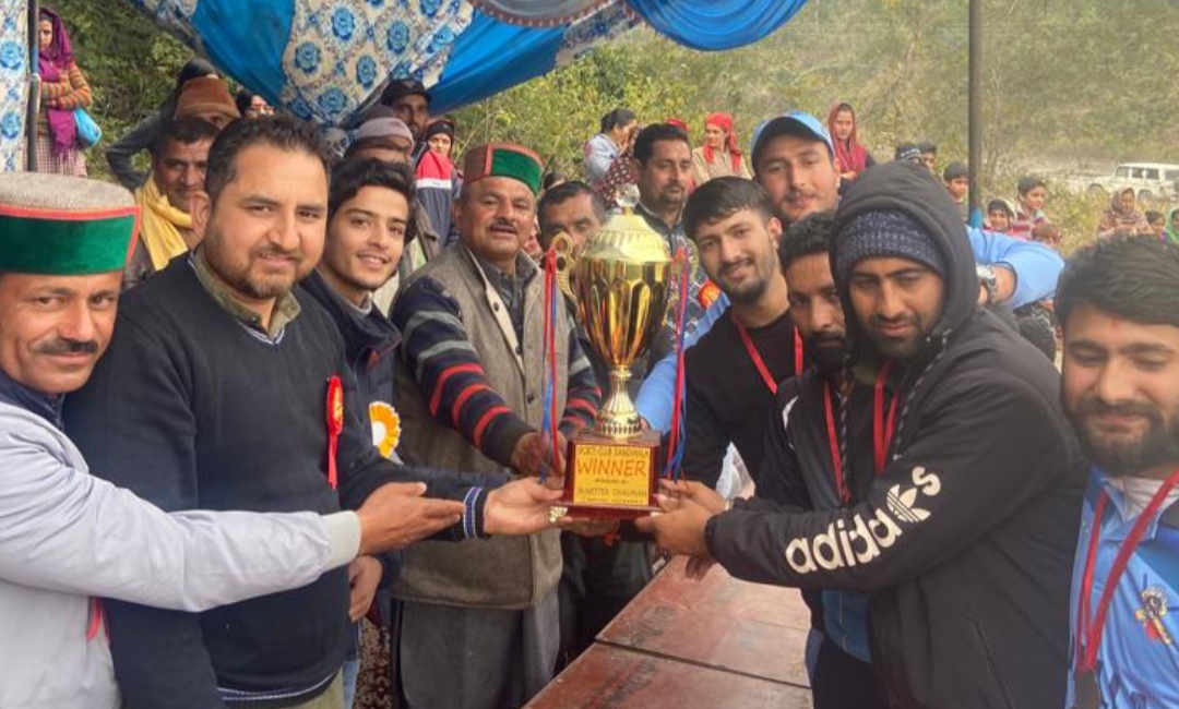 डांड़ीवाला क्रिकेट प्रतियोगिता पर भैला टीम का कब्जा, युवा नेता अरिकेश जंग रहे मुख्यातिथि