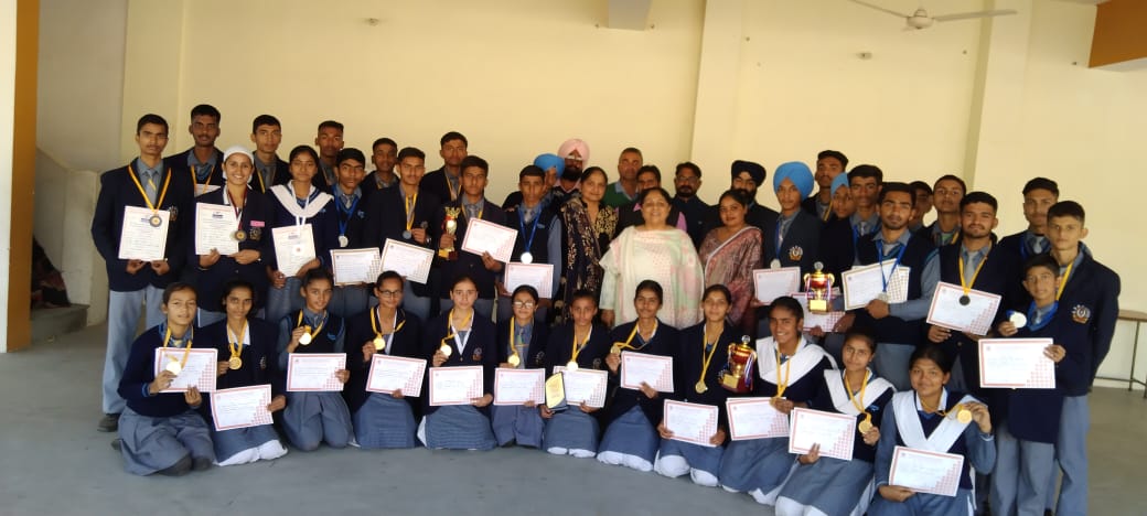 Good News: GNMP स्कूल की छात्राओं ने जीता स्वर्ण पदक
