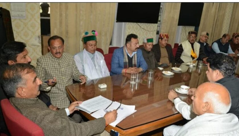 मंत्रिमंडल गठन के लिए कांगड़ा और शिमला में फंसा पेच