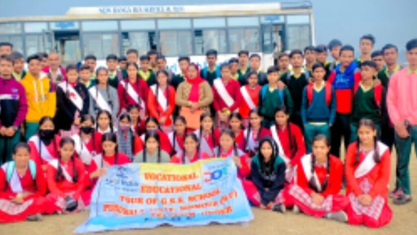 पुरुवाला स्कूल के टेलिकॉम विषय के विद्यार्थियों को ओ०जे०टी० के तहत किया प्रशिक्षित