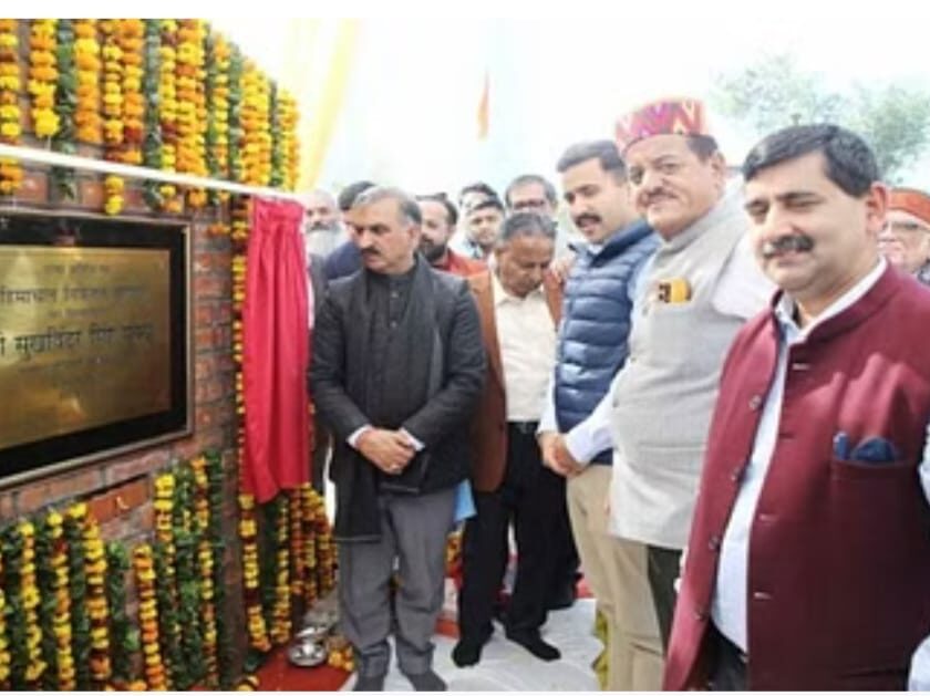 सीएम ने किया हिमाचल निकेतन का शिलान्यास, पट्टिका में विक्रमादित्य सिंह का नाम नहीं होने की रही चर्चा