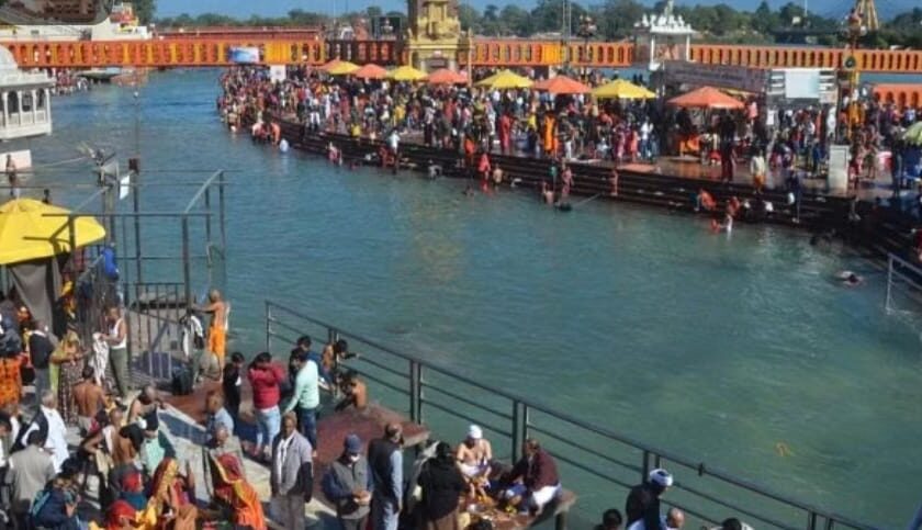सोमवती अमावस्या पर गंगा स्नान करने से बरसेगी भगवान शिव की कृपा 