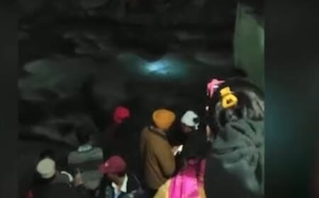 इस नदी में देर शाम नजर आई रहस्यमयी रोशनी