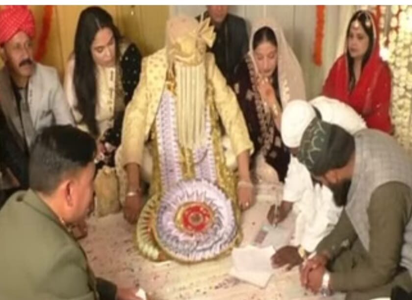 सांप्रदायिक सौहार्द की मिसाल: हिंदू मंदिर परिसर में मुस्लिम जोड़े ने किया निकाह