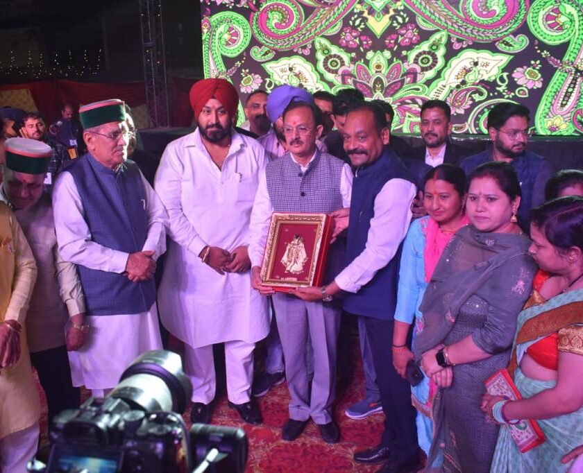 हर्षवर्धन चौहान ने किया तीन दिवसीय पांवटा होली मेले का शुभारंभ