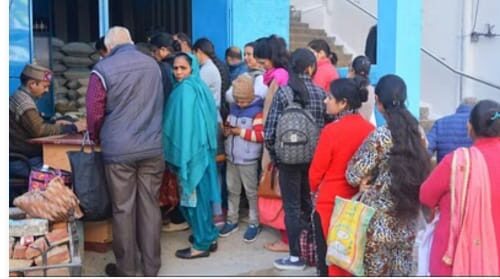 बढ़ गया आटा और चावल का कोटा, अब 15 किलो मिलेगा राशन