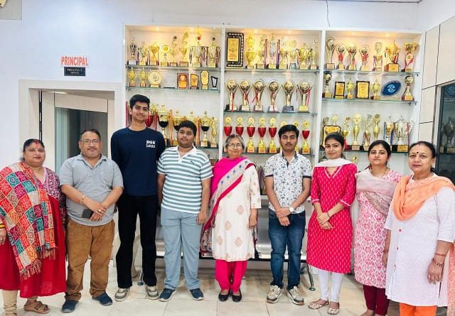 दून वैली स्कूल के तीन छात्रों की जेईई मेन्स परीक्षा में बड़ी जीत