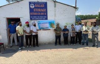 बाला जी स्टोरेज बैटरीज फैक्ट्री की ओर से पौधरोपण
