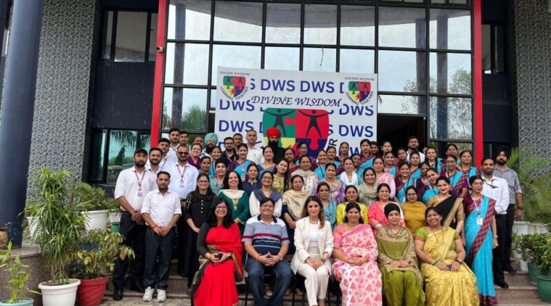 डिवाइन विज़डम स्कूल में तनाव प्रबंधन पर विशेष सत्र आयोजन