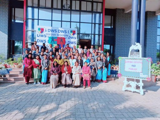 डिवाइन विज़डम स्कूल में शिक्षकों के लिए विशेष सत्र का आयोजन डिवाइन विज़डम स्कूल में शिक्षकों के लिए विशेष सत्र का आयोजन