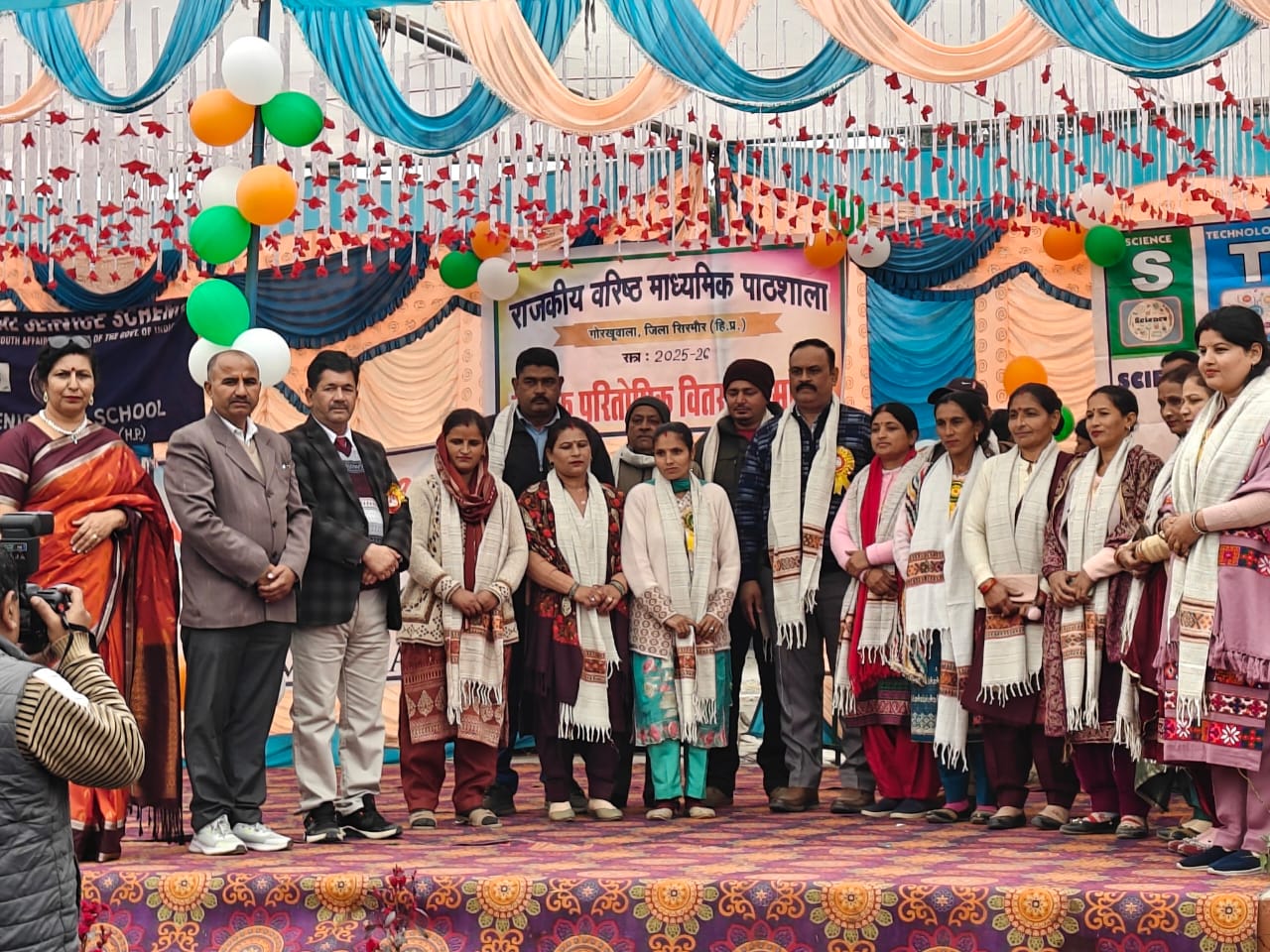 लोकनृत्य व सांस्कृतिक प्रस्तुतियों ने बांधा समां