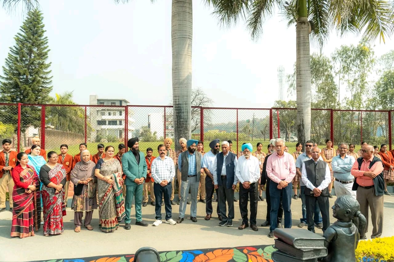 द स्कॉलर्स होम स्कूल में “स्टैच्यू ऑफ विजडम” का अनावरण