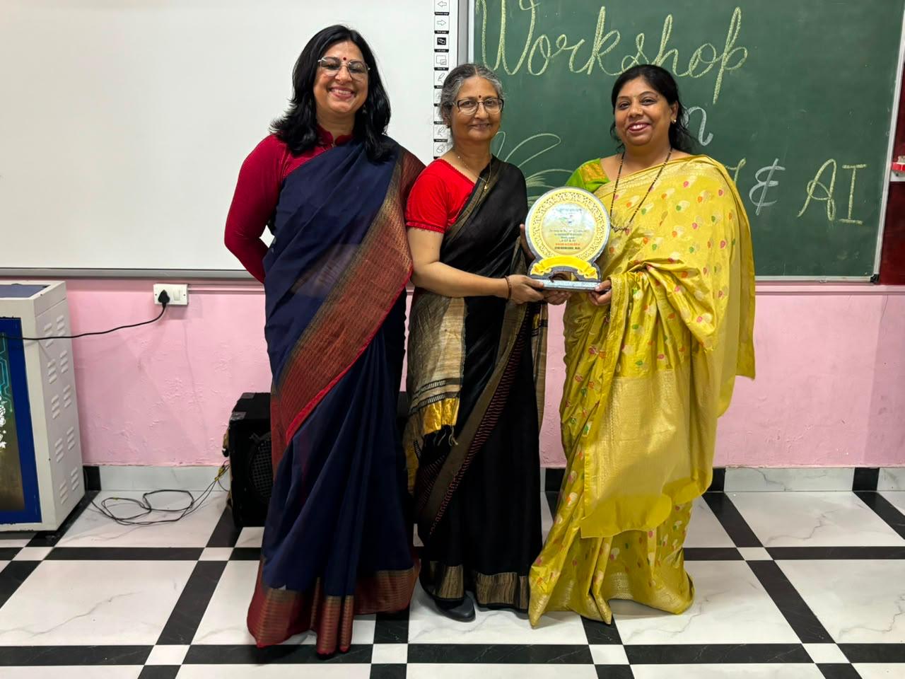 डिवाइन विज़डम स्कूल में CT एवं AI विषय पर एकदिवसीय कार्यशाला का सफल आयोजन